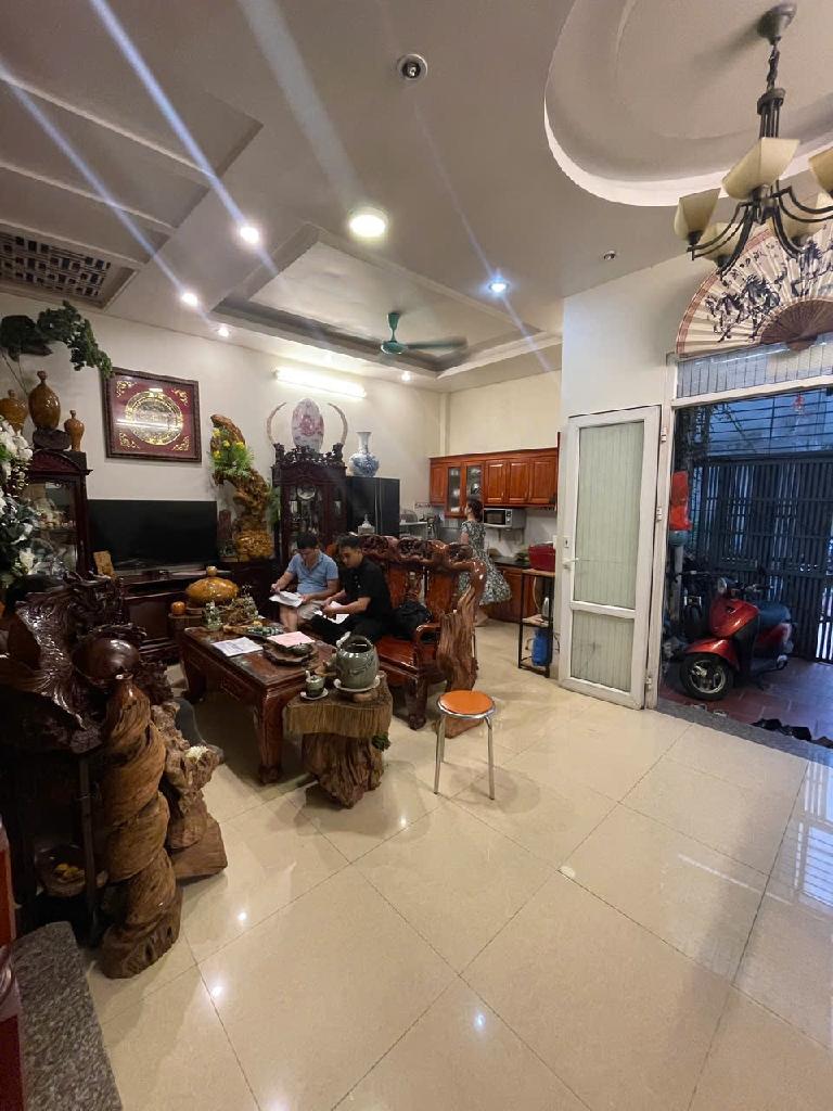 Bán Nhà Phố Vũ Trọng Phụng - Thanh Xuân. 115m,18 Tỷ - Sổ Đỏ Sẵn. LH Mr Kiên 0922979333